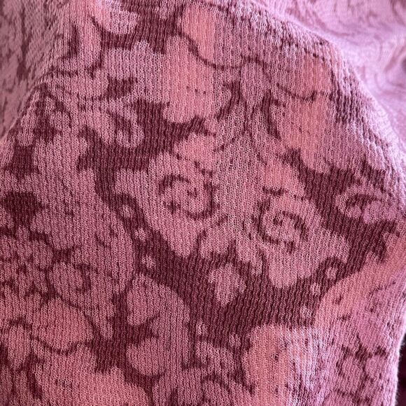 Free People You And I Print Ribbed burnout thermal Top in pink. Medium - Picture 4 of 7